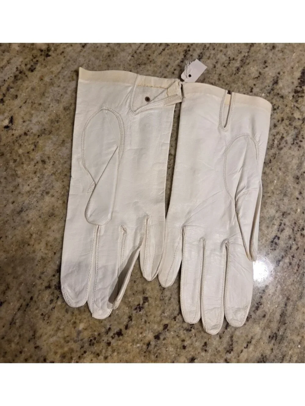 New! Vintage Women's Size M/L Cream Leather Formal Gloves Italy Buckle Accent